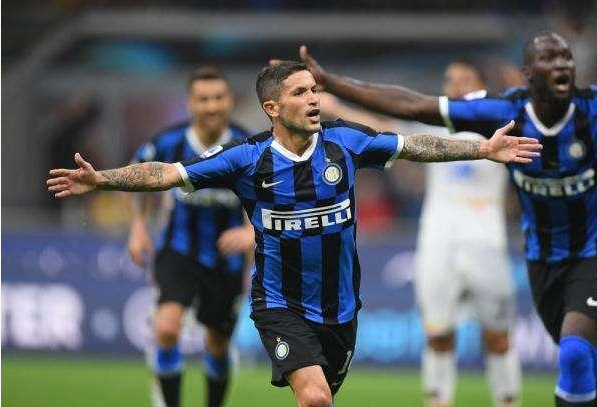 九游官方网站包含欧联加时末段走向成谜，塞维利亚防线松动，态度坚定，赛程密集仍需轮换的词条